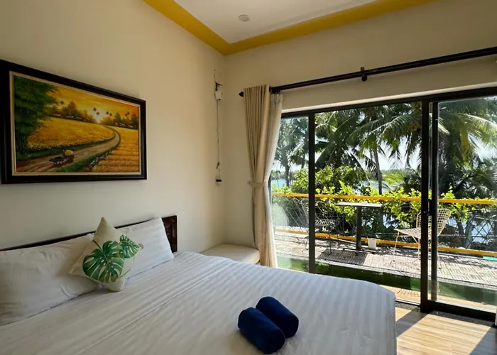 Coral Riverside Homestay&Hostel